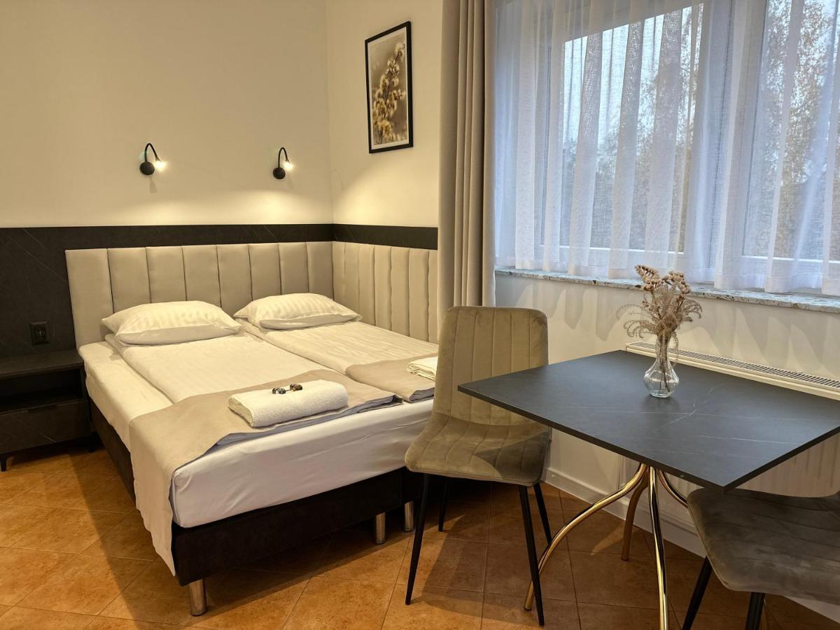 Pensjonat Nad Jeziorem Powidz  Exteriör bild